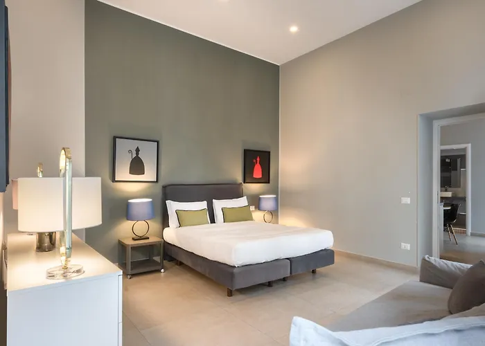 Le Mummarelle * نابولي